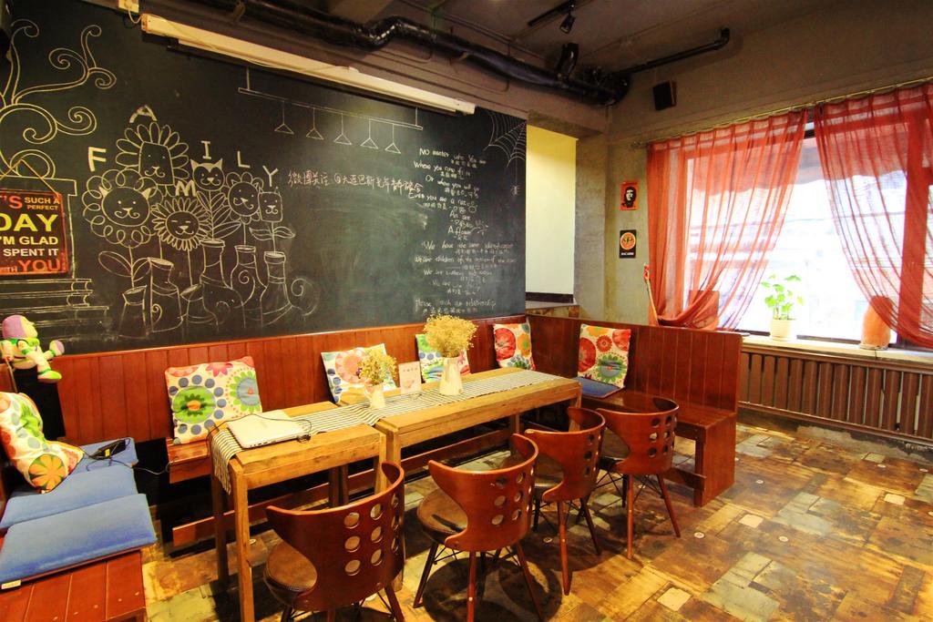 Dalian Buzz Light Year Youth Hostel ภายนอก รูปภาพ