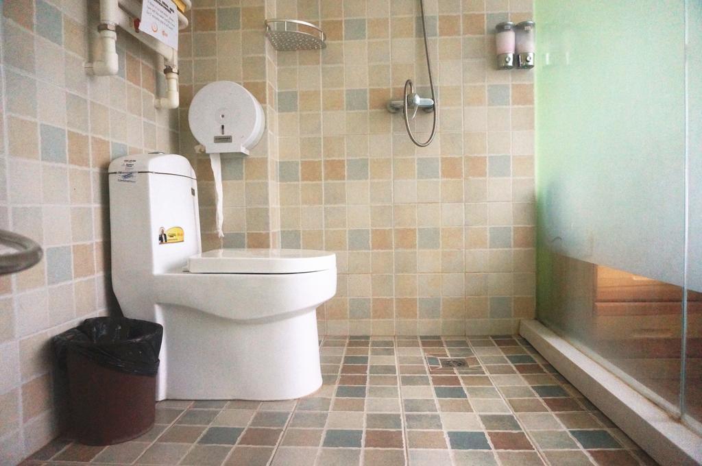 Dalian Buzz Light Year Youth Hostel ภายนอก รูปภาพ