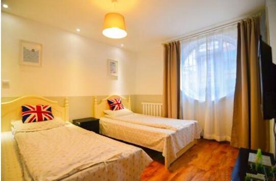Dalian Buzz Light Year Youth Hostel ภายนอก รูปภาพ