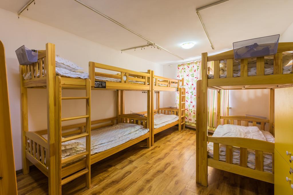 Dalian Buzz Light Year Youth Hostel ภายนอก รูปภาพ