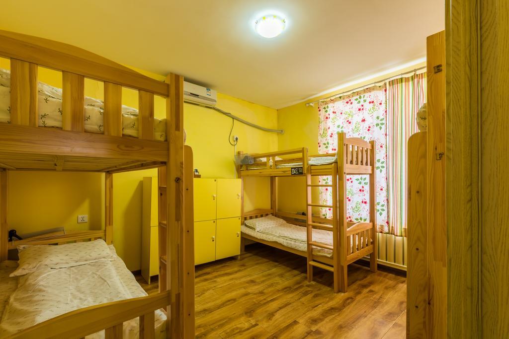 Dalian Buzz Light Year Youth Hostel ภายนอก รูปภาพ