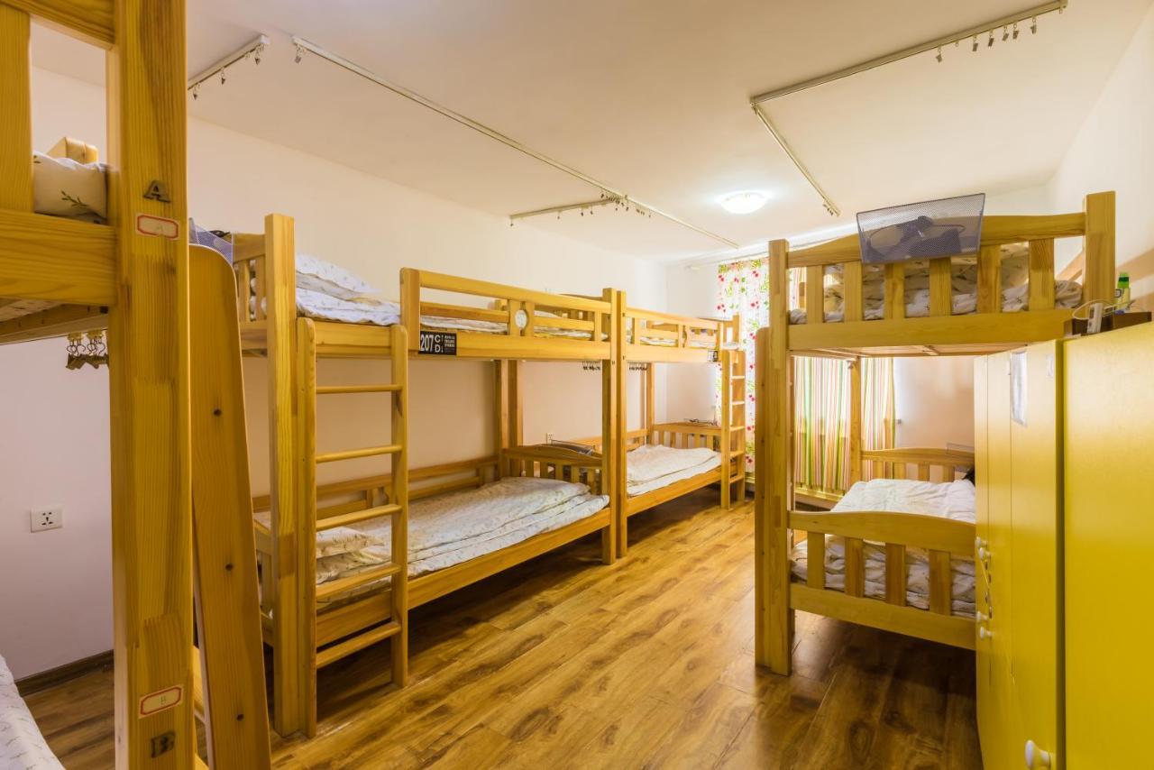 Dalian Buzz Light Year Youth Hostel ภายนอก รูปภาพ