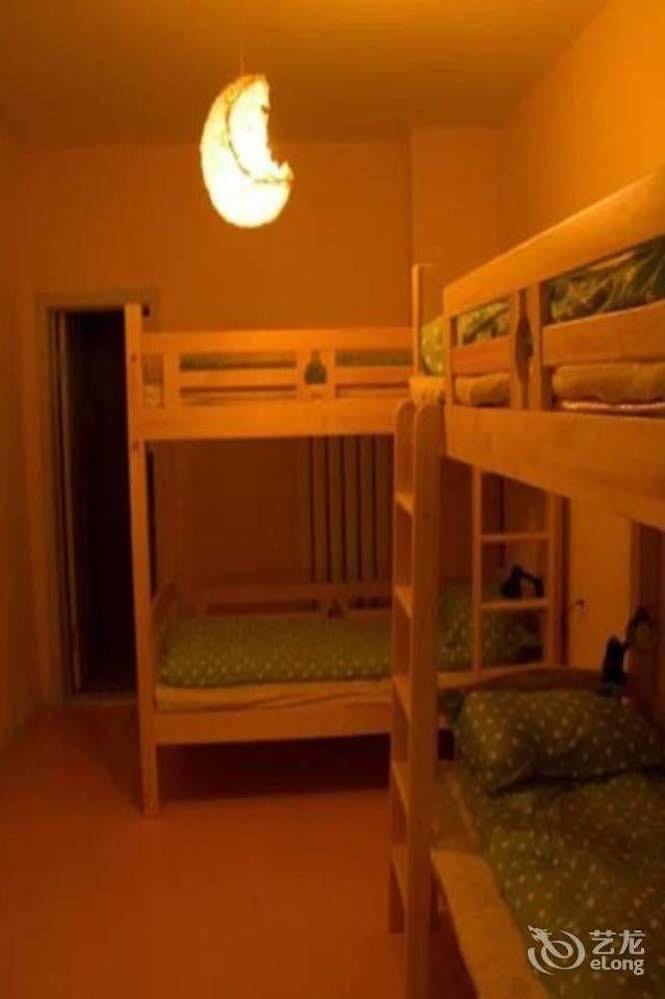 Dalian Buzz Light Year Youth Hostel ภายนอก รูปภาพ