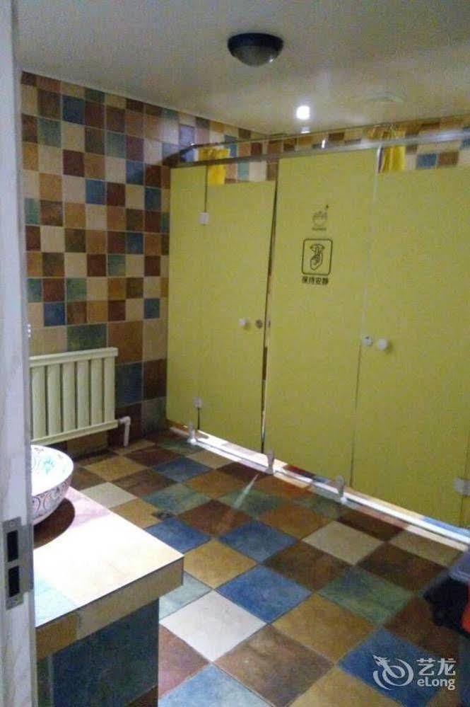 Dalian Buzz Light Year Youth Hostel ภายนอก รูปภาพ